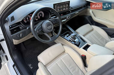 Седан Audi A4 2020 в 