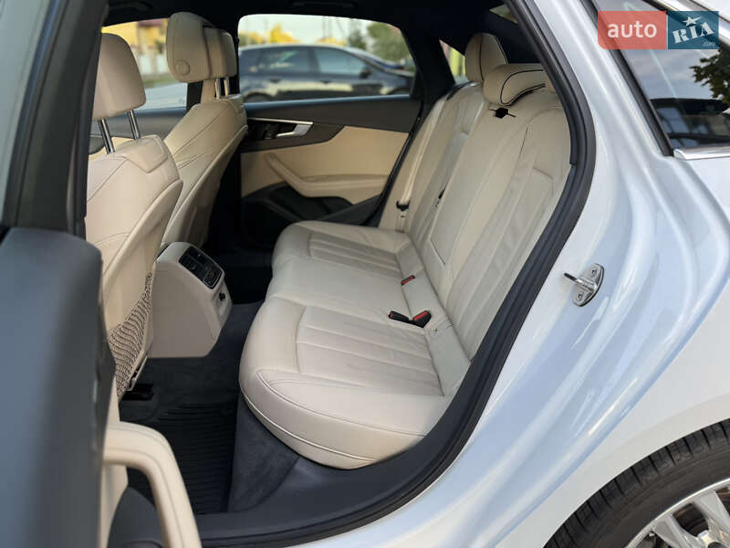 Седан Audi A4 2020 в Луцьку