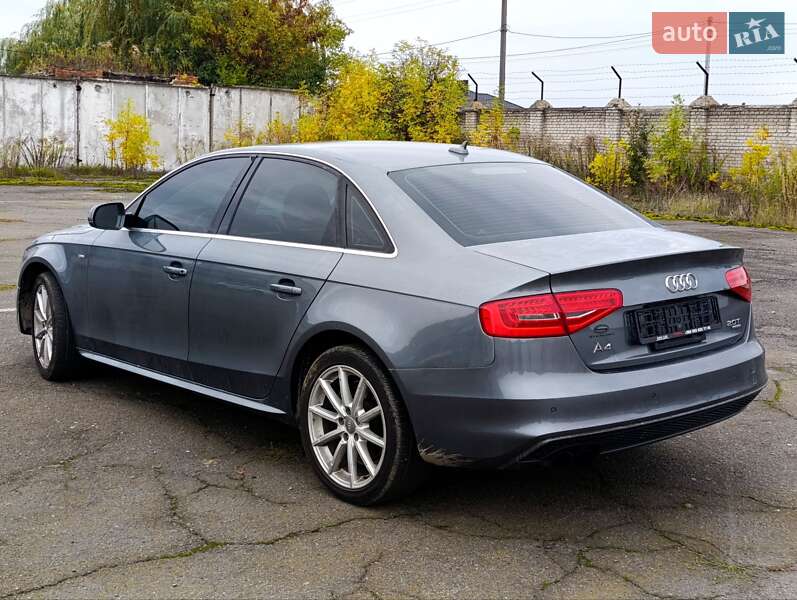 Седан Audi A4 2015 в Луцке