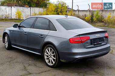 Седан Audi A4 2015 в 
