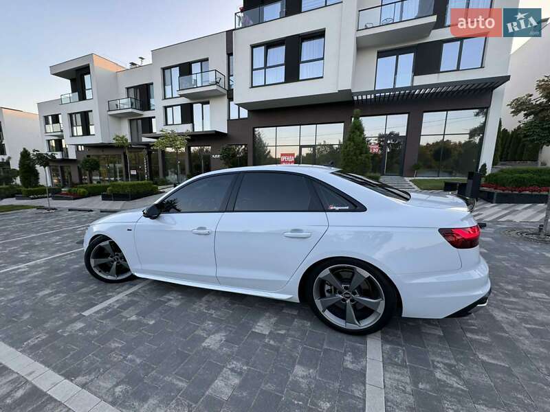 Седан Audi A4 2020 в Перечині