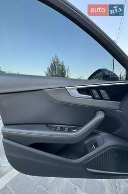 Седан Audi A4 2020 в Перечині