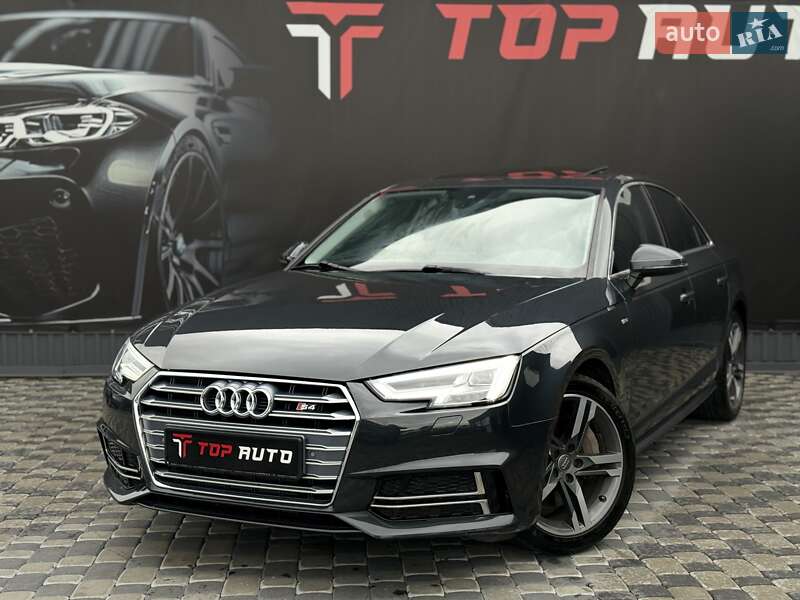 Седан Audi A4 2017 в Львові