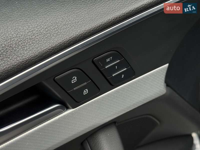 Седан Audi A4 2017 в Львові
