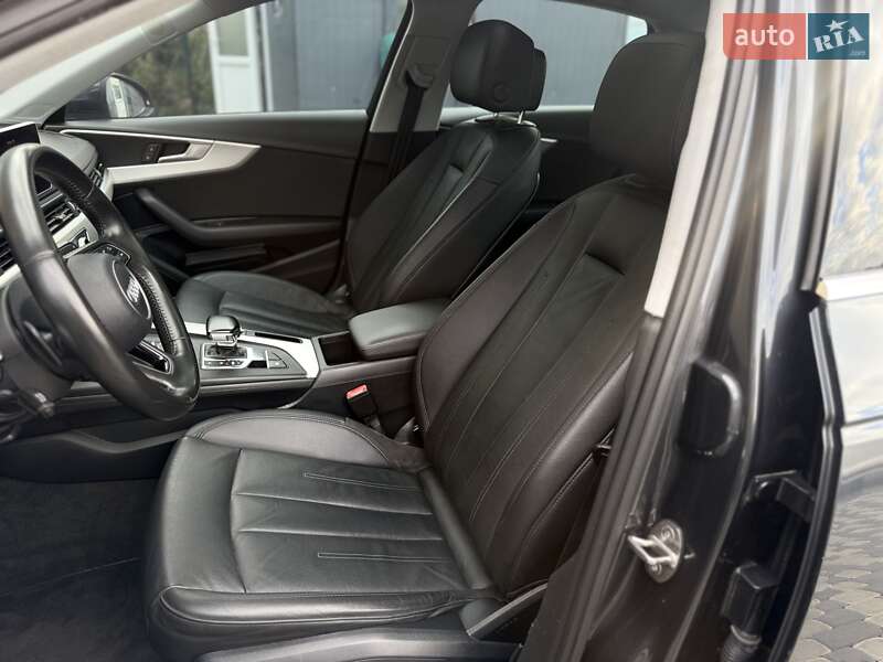 Седан Audi A4 2017 в Львові