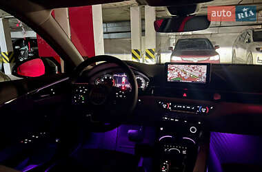 Универсал Audi A4 2017 в 