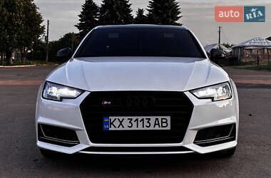 Седан Audi A4 2016 в 