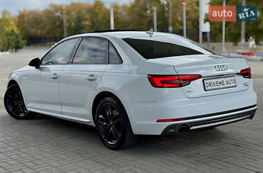 Седан Audi A4 2017 в 