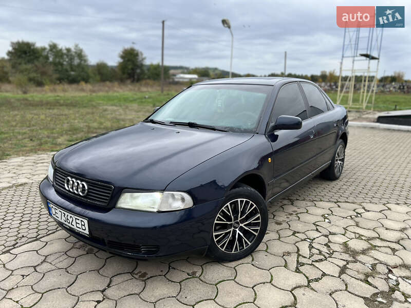 Седан Audi A4 1997 в  фото Седан Audi A4 1997 в