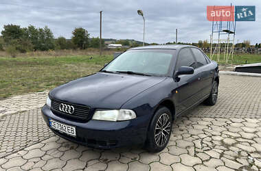 Седан Audi A4 1997 в  фото 10 Седан Audi A4 1997 в