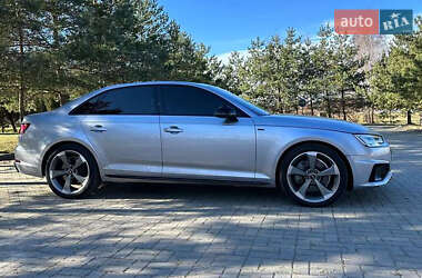 Седан Audi A4 2015 в 