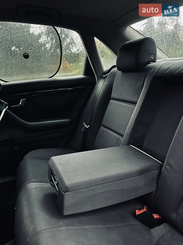 Седан Audi A4 2001 в Виннице
