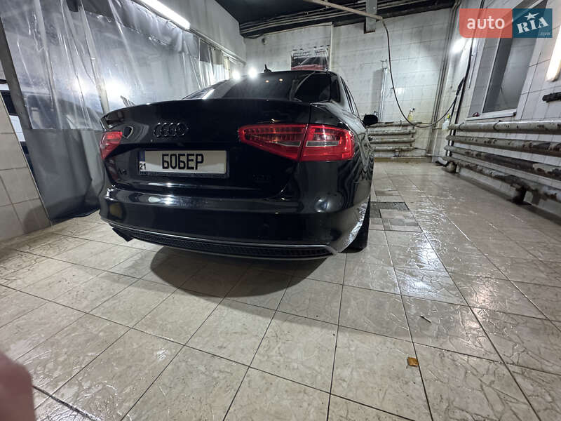 Седан Audi A4 2014 в Києві