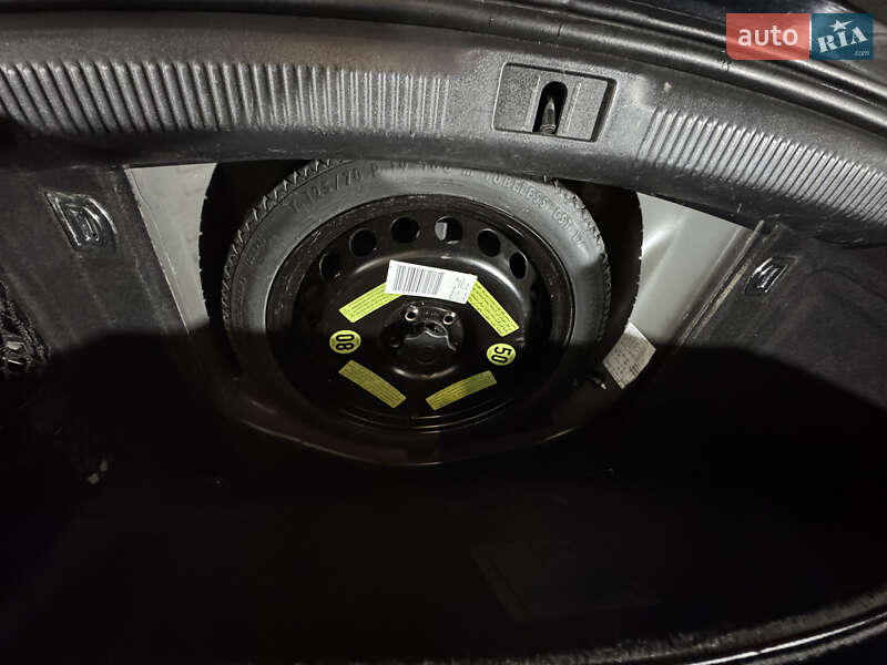 Седан Audi A4 2014 в Києві