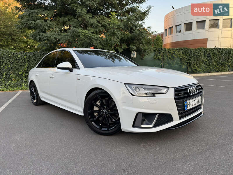 Седан Audi A4 2019 в 