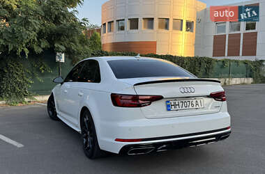 Седан Audi A4 2019 в 