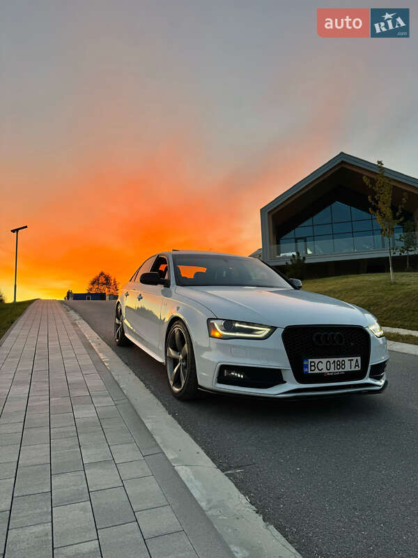 Седан Audi A4 2014 в Львове