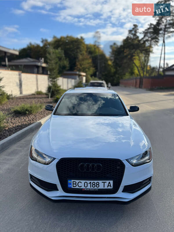 Седан Audi A4 2014 в Львове