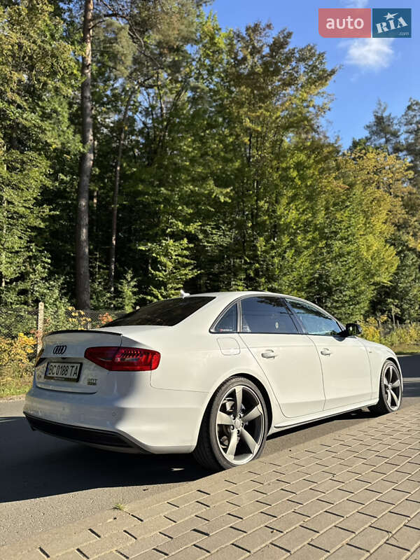 Седан Audi A4 2014 в Львове