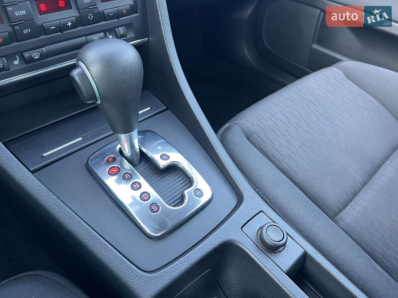 Седан Audi A4 2005 в Дунаевцах
