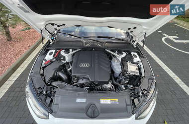 Седан Audi A4 2021 в 