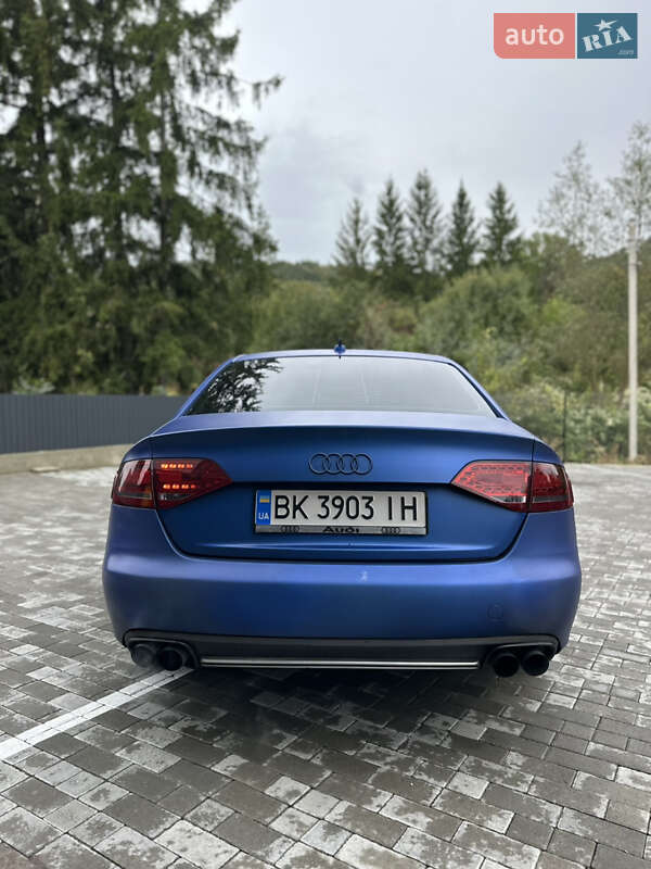 Седан Audi A4 2011 в Кременце