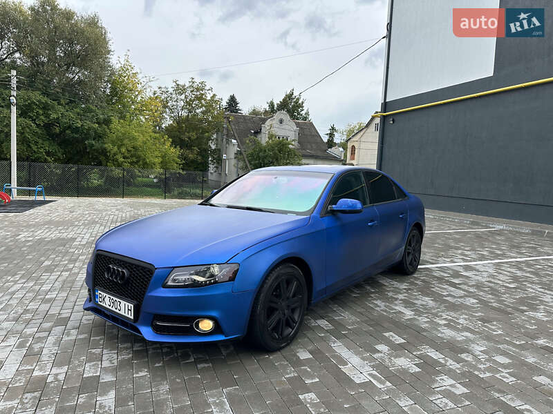 Седан Audi A4 2011 в Кременце
