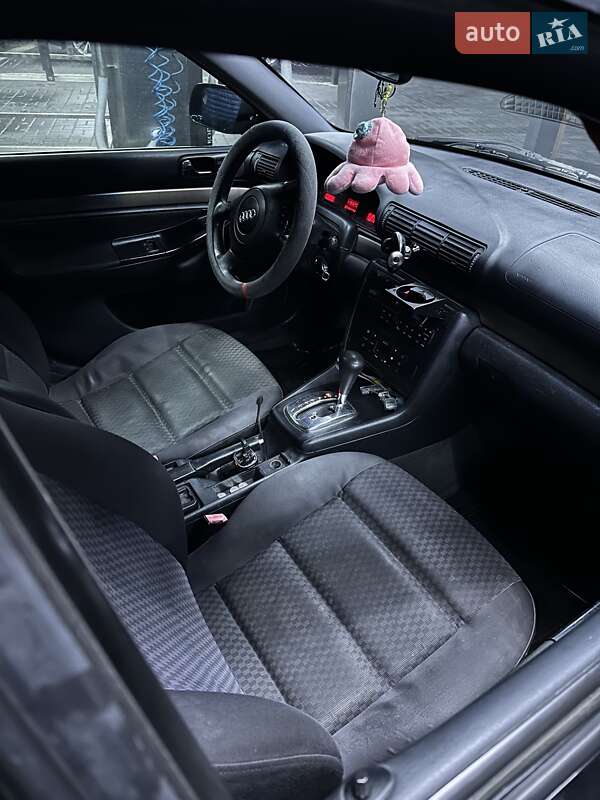 Универсал Audi A4 2000 в Черкассах