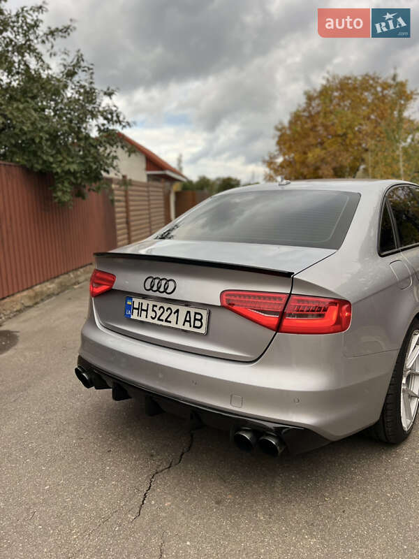 Седан Audi A4 2015 в Одессе