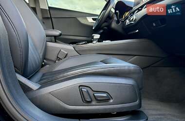 Седан Audi A4 2019 в 