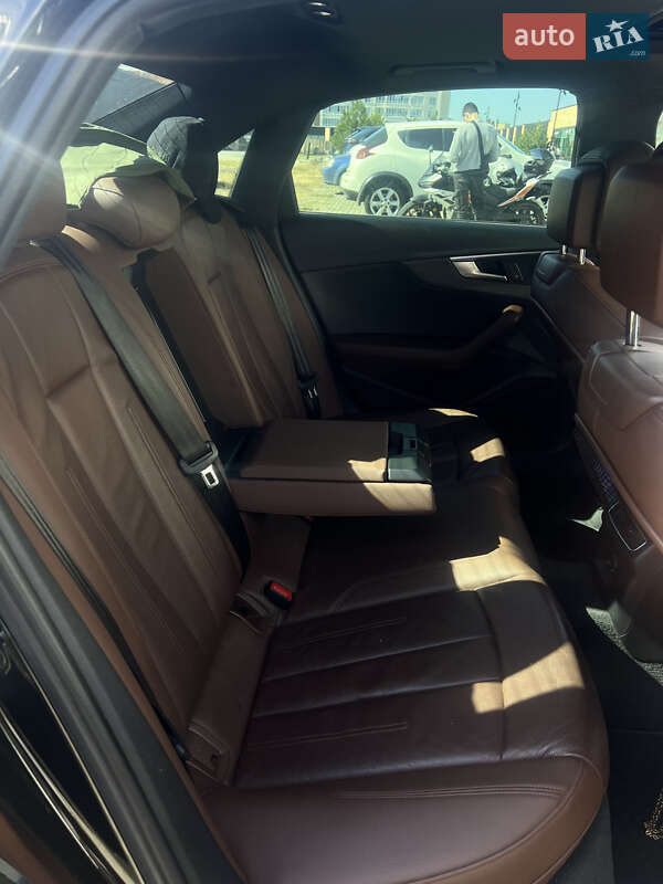 Седан Audi A4 2017 в Хмельницком