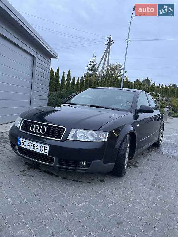 Седан Audi A4 2003 в Мостиске