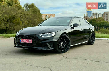 Седан Audi A4 2020 в 