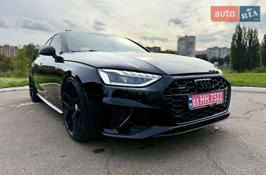 Седан Audi A4 2020 в 