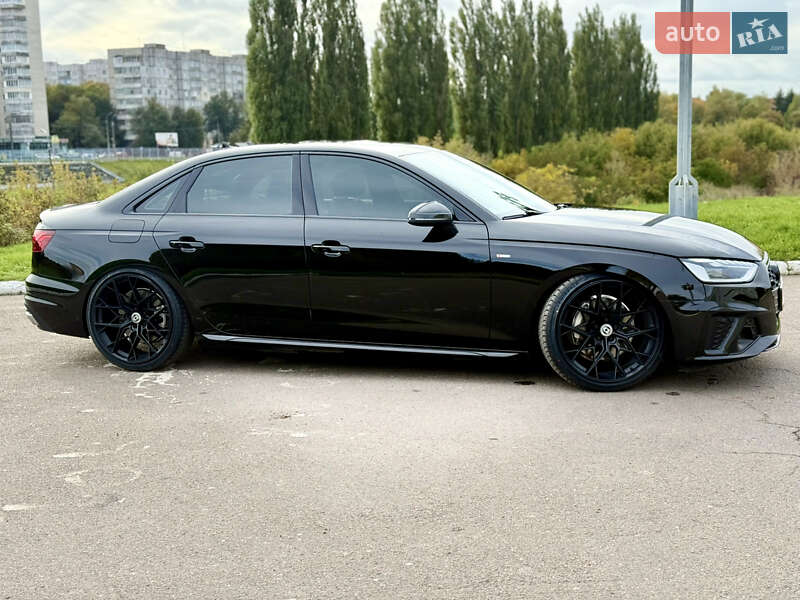 Седан Audi A4 2020 в Ровно