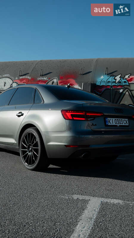 Седан Audi A4 2016 в 