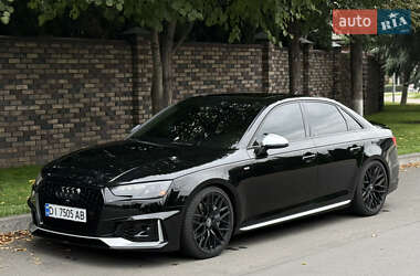 Седан Audi A4 2016 в Киеве