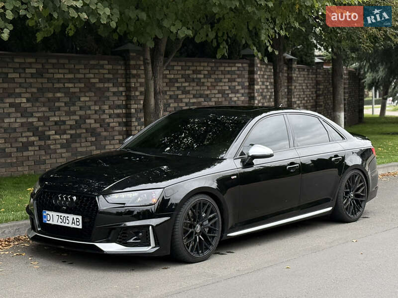 Седан Audi A4 2016 в 