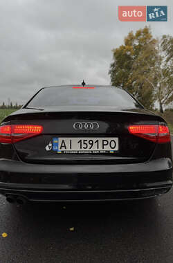 Седан Audi A4 2015 в 