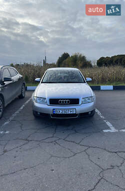 Седан Audi A4 2001 в Городке