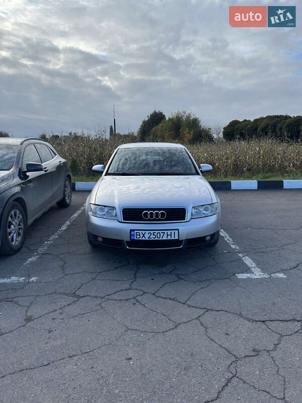 Седан Audi A4 2001 в 