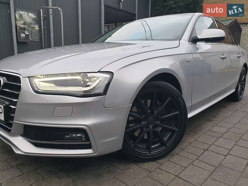 Седан Audi A4 2014 в Львове