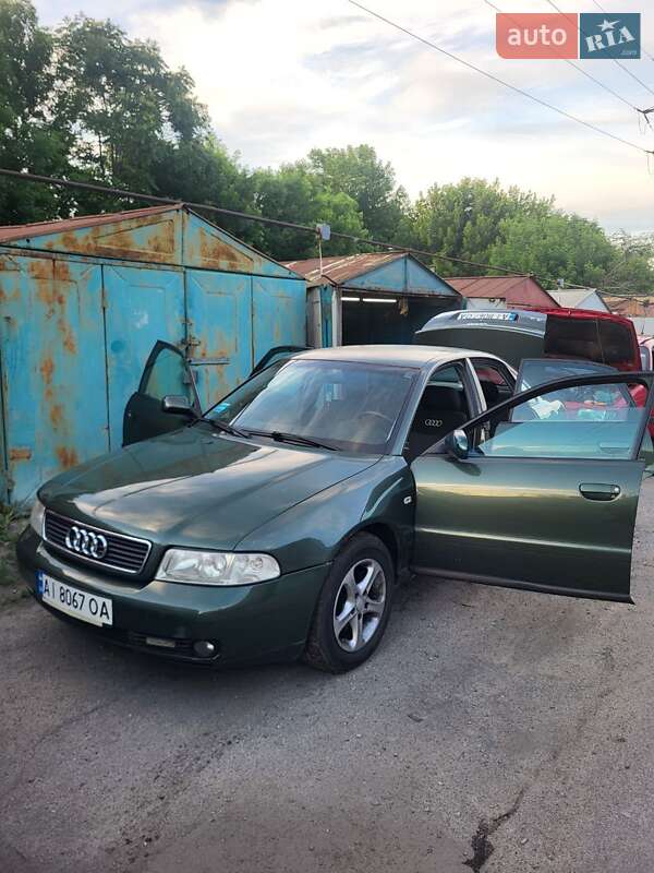 Седан Audi A4 1999 в Дніпрі