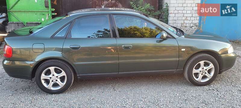 Седан Audi A4 1999 в Тернополі