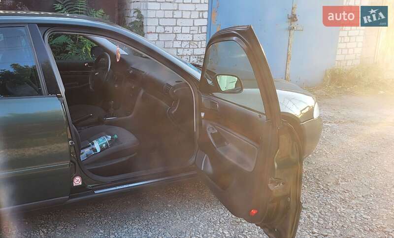 Седан Audi A4 1999 в Тернополі