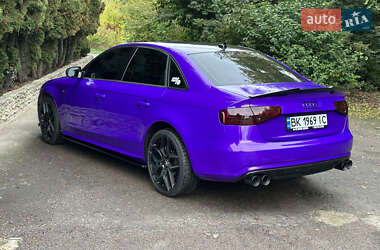 Седан Audi A4 2013 в 