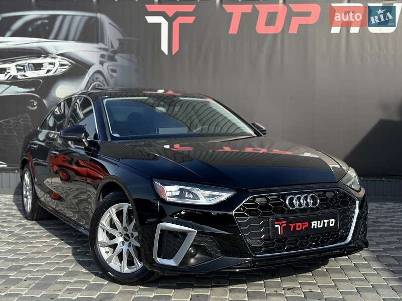 Седан Audi A4 2022 в Львове