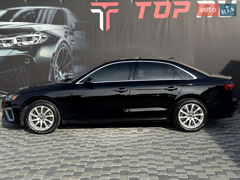 Седан Audi A4 2022 в Львове