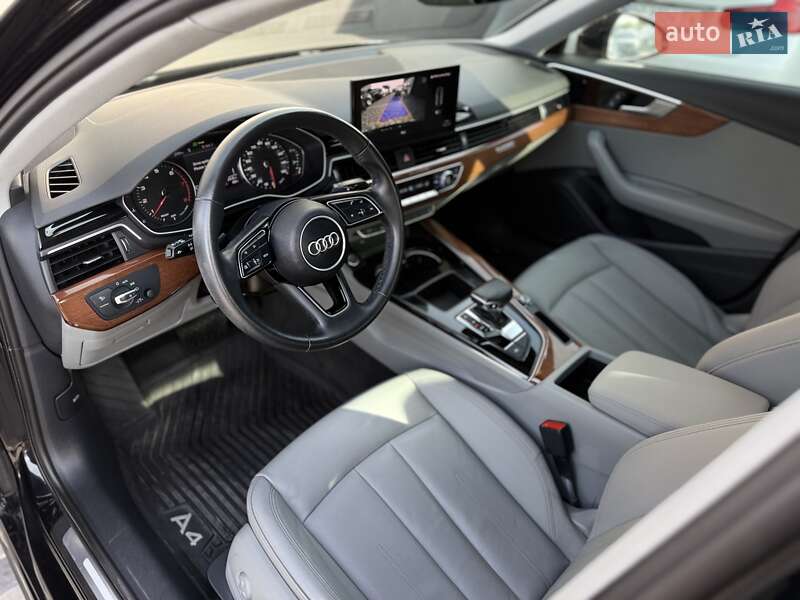 Седан Audi A4 2022 в Львове