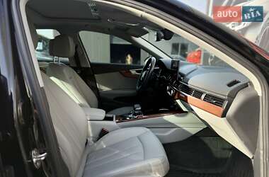 Седан Audi A4 2022 в 